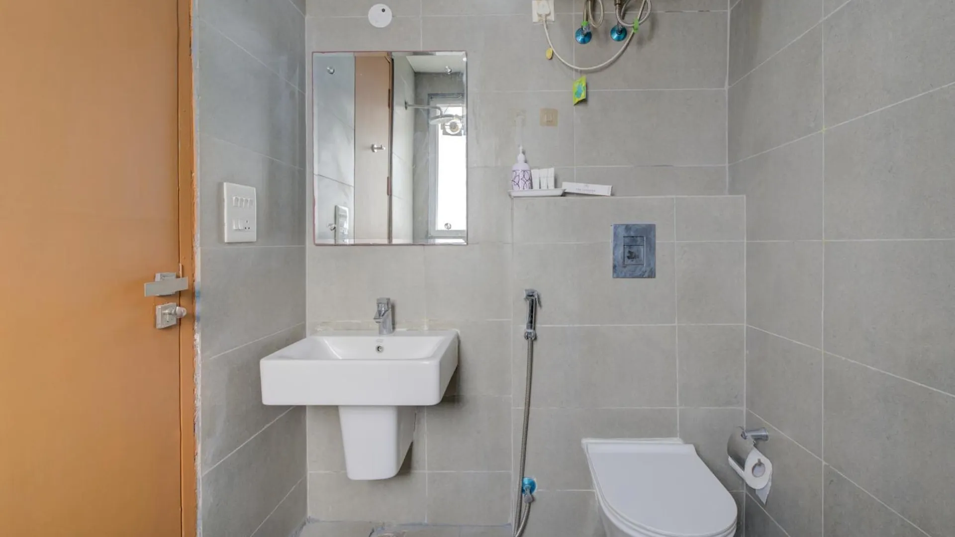 The Lodgers Studio Apartment Infront Of Artemis Hospital Gurugram Gurgaon