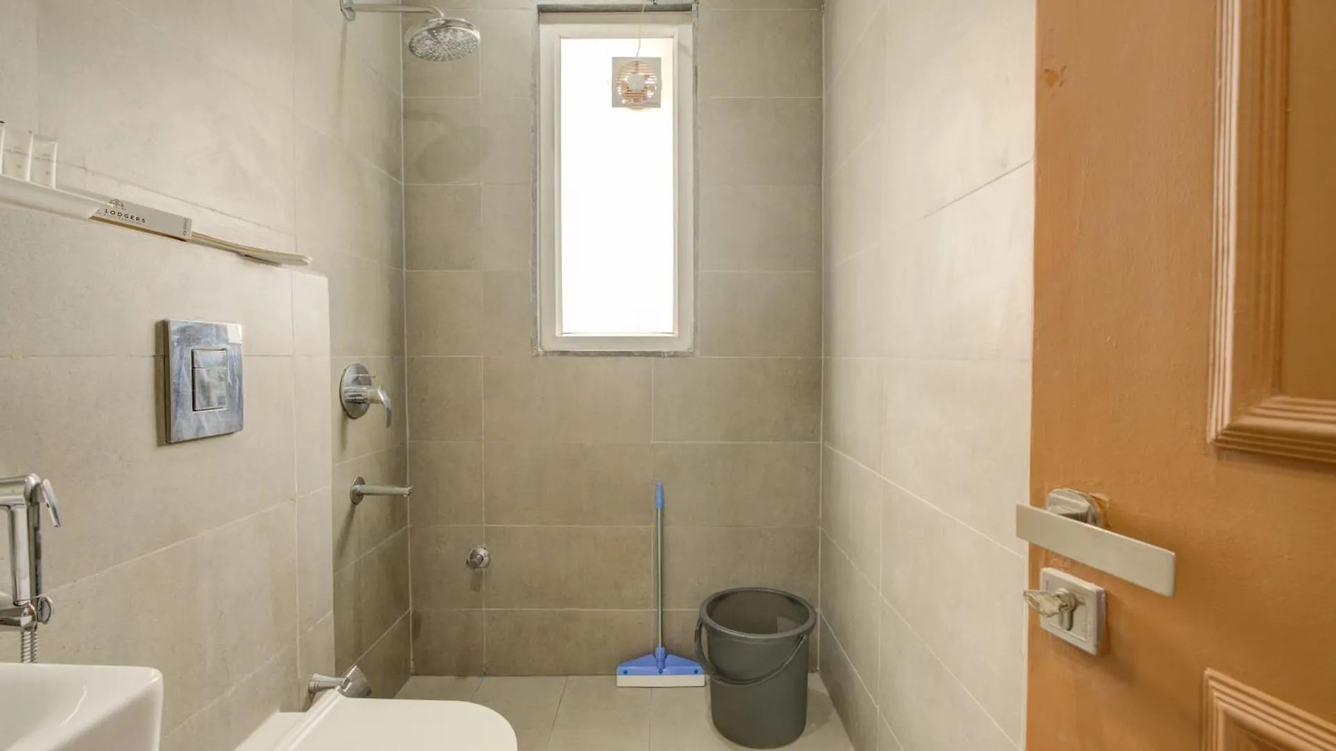 The Lodgers Studio Apartment Infront Of Artemis Hospital Gurugram Gurgaon