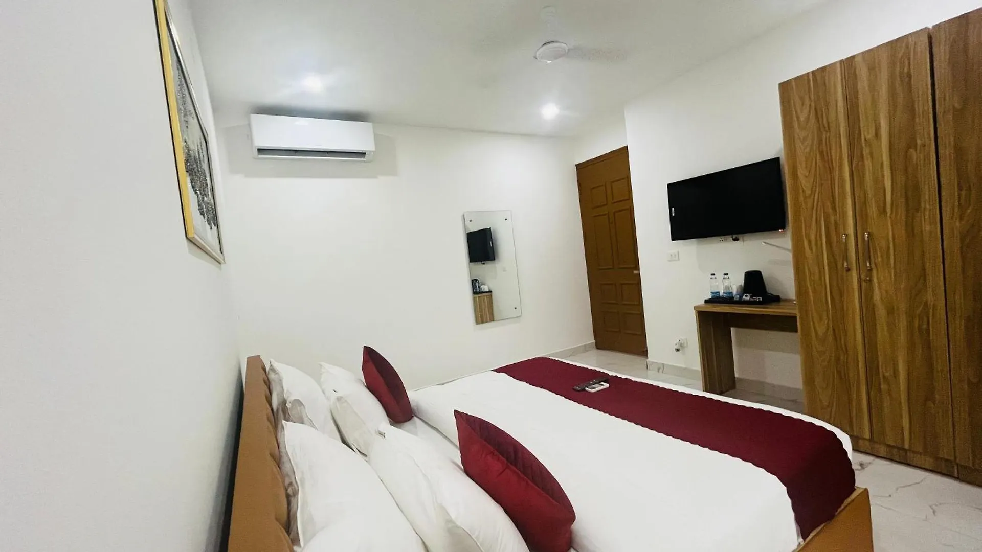 גורגאון The Lodgers Studio Apartment Infront Of Artemis Hospital Gurugram
