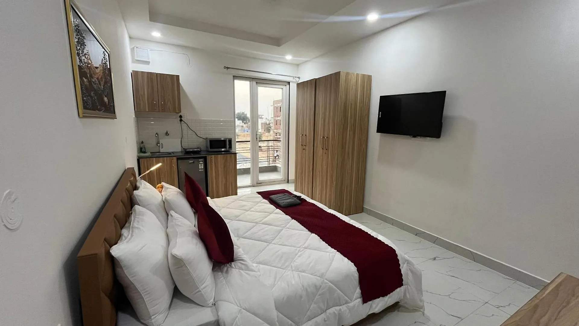 גורגאון The Lodgers Studio Apartment Infront Of Artemis Hospital Gurugram