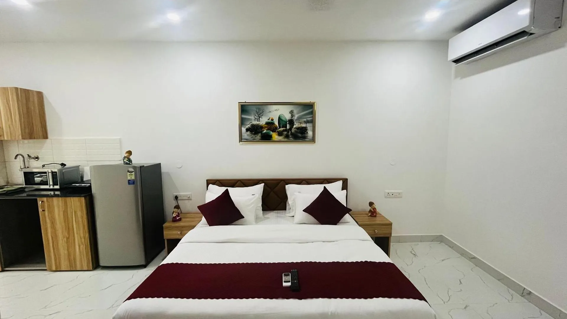 גורגאון The Lodgers Studio Apartment Infront Of Artemis Hospital Gurugram הודו