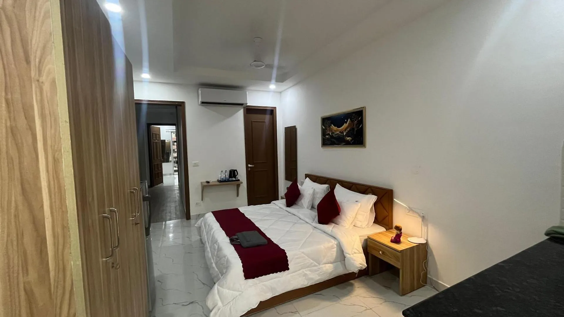 גורגאון The Lodgers Studio Apartment Infront Of Artemis Hospital Gurugram 0*,