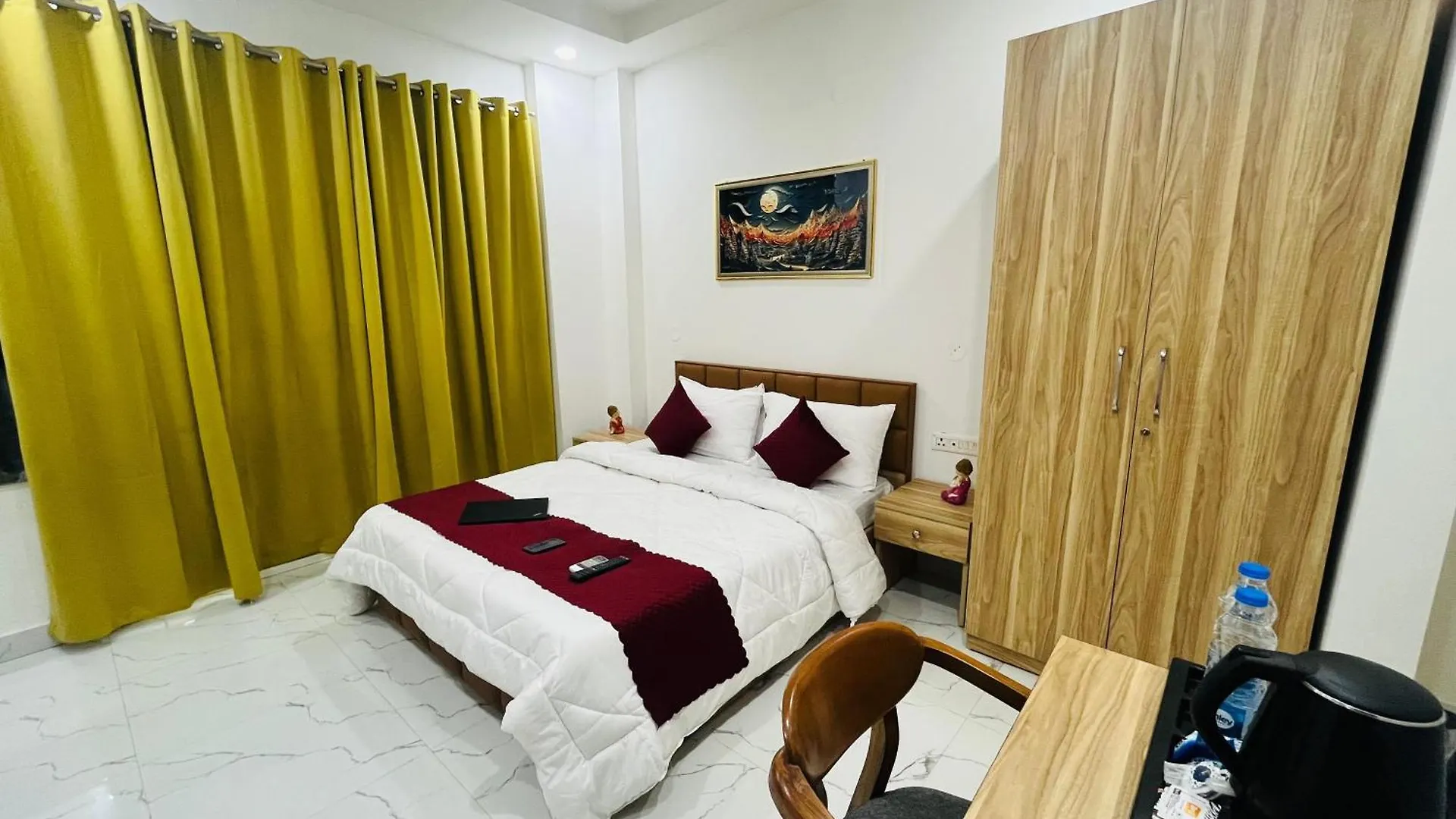 גורגאון The Lodgers Studio Apartment Infront Of Artemis Hospital Gurugram הודו