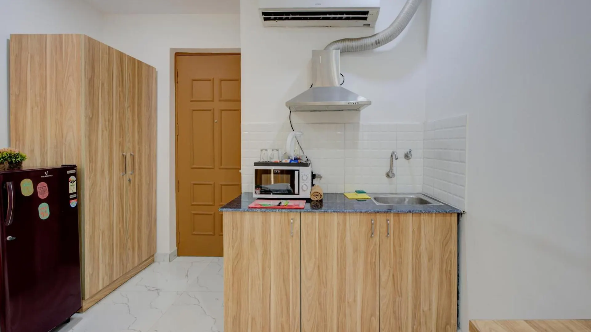 גורגאון The Lodgers Studio Apartment Infront Of Artemis Hospital Gurugram