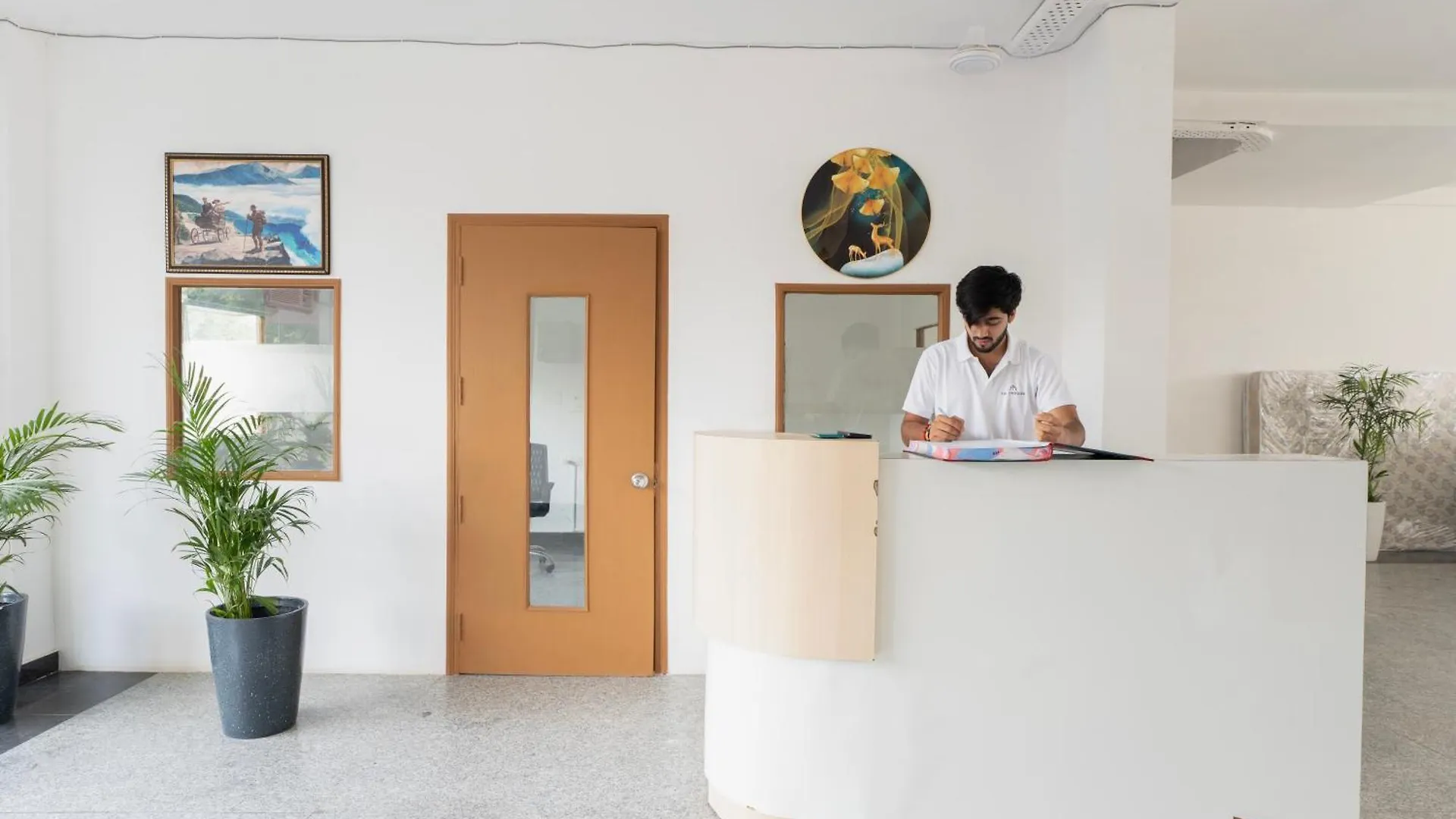 גורגאון The Lodgers Studio Apartment Infront Of Artemis Hospital Gurugram