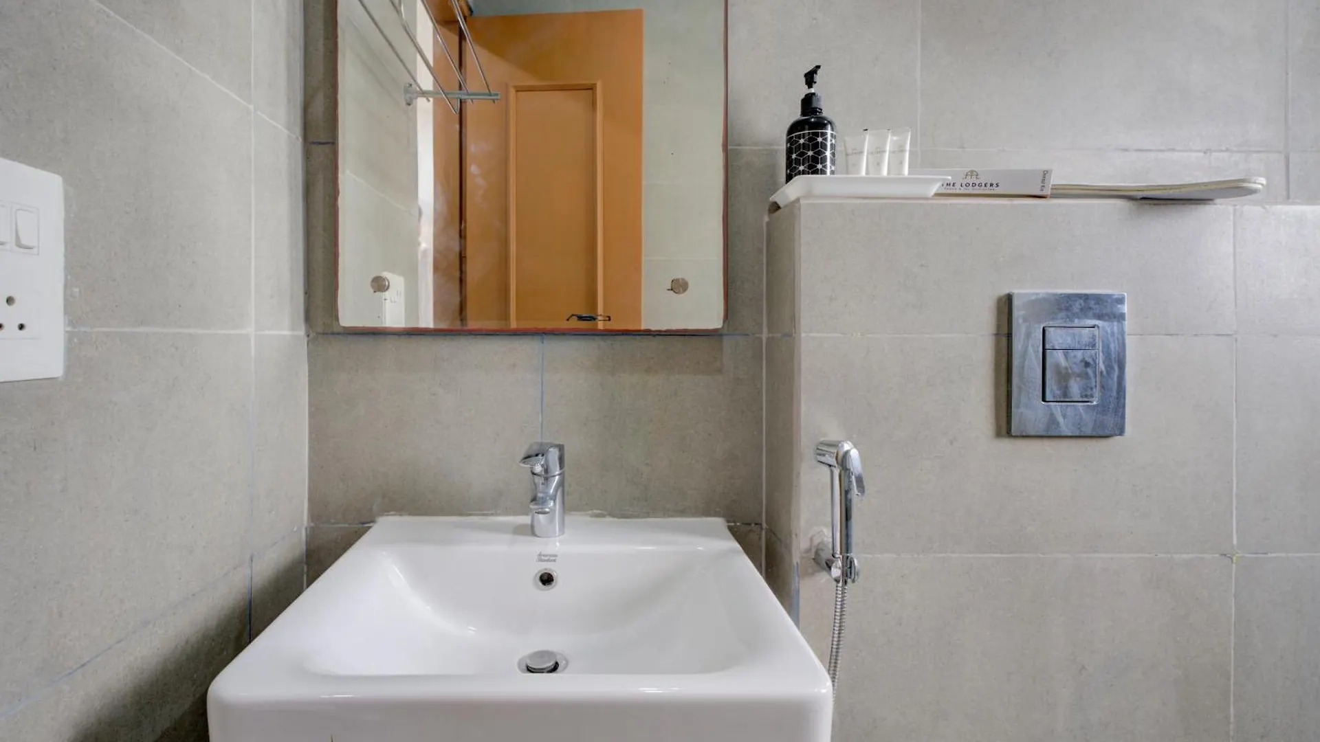גורגאון The Lodgers Studio Apartment Infront Of Artemis Hospital Gurugram